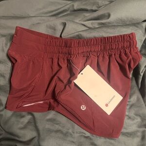 Lululemon Hotty Hot LR Short 2.5” Lined Size 8 Burgundy Low Rise Shorts
